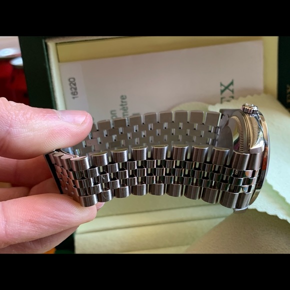 Diamond Bezel Rolex - Picture 7 of 13